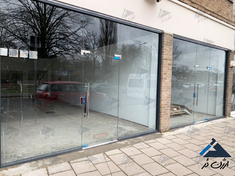 شیشه سکوریت مغازه | ویترین ضدضربه و نشکن و نصب فوری و مستقیم از کارخانه شیشه سکوریت مغازه | ویترین ضدضربه و نشکن و نصب فوری و مستقیم از کارخانه